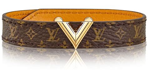 louis vuitton leather bracelet size chart|louis vuitton magnet bracelet.